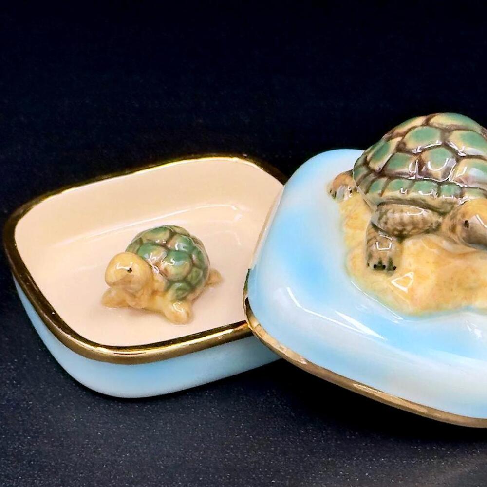 Charming Mini Ceramic Turtle Trinket Box with Gold Trim